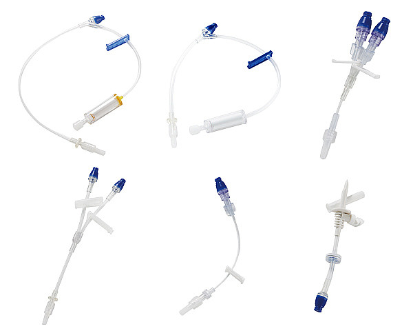 Tubo salino de la infusión del bolso del intravenoso de la extensión con el filtro en línea